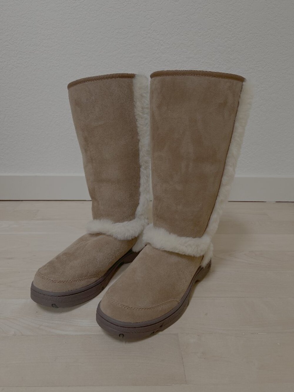 Ugg Sunburst Tall Chestnut Size 11